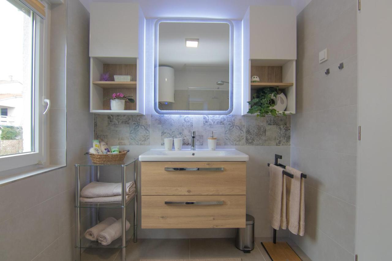 Apartment Neda クルク エクステリア 写真