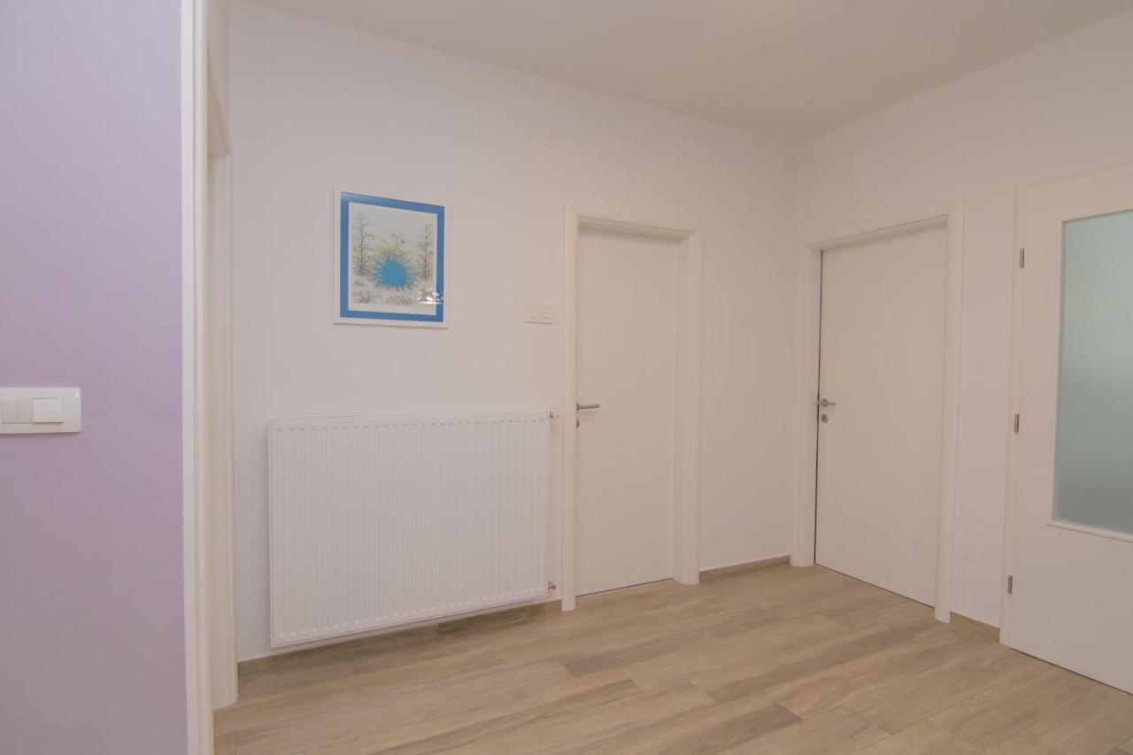 Apartment Neda クルク エクステリア 写真