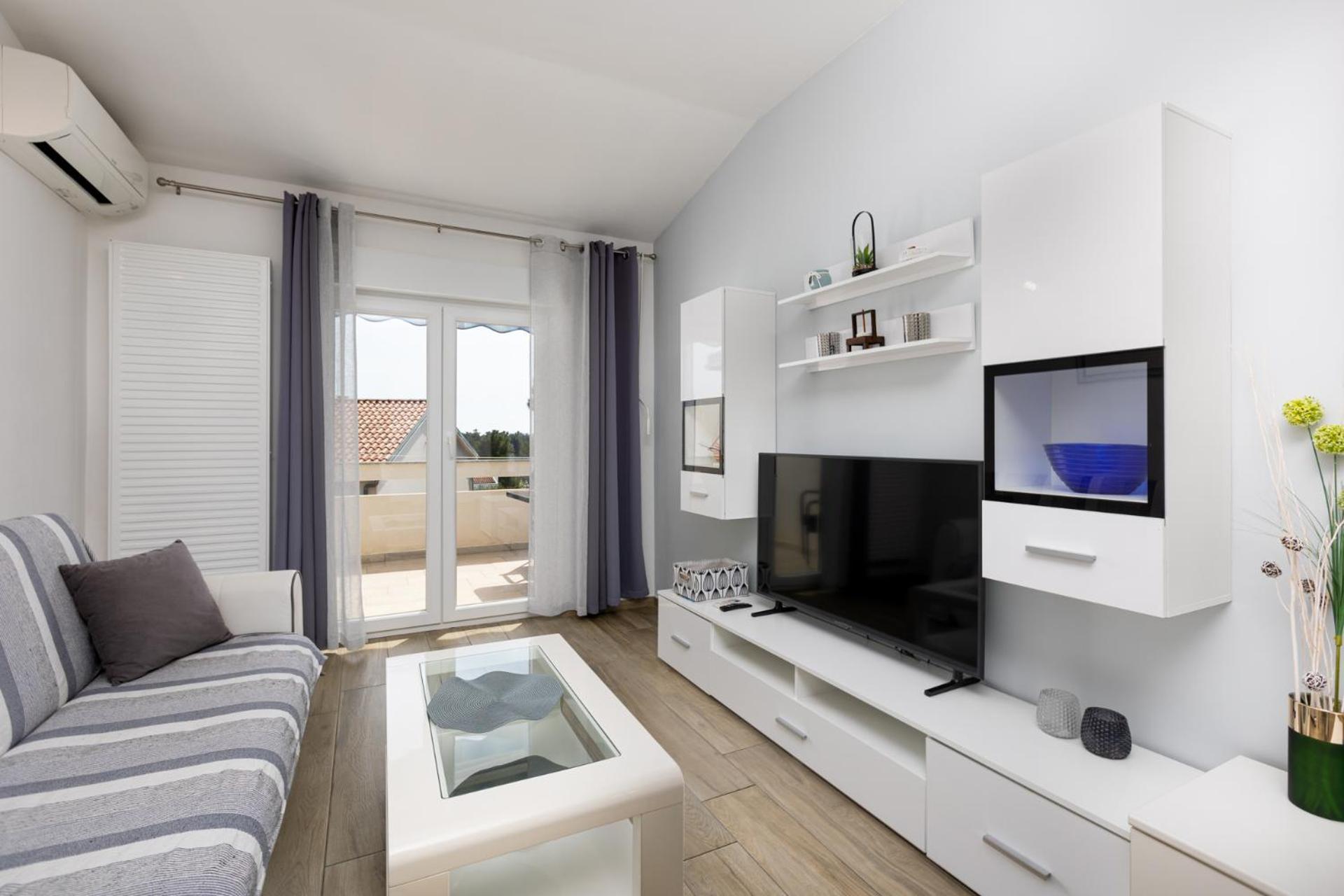Apartment Neda クルク エクステリア 写真