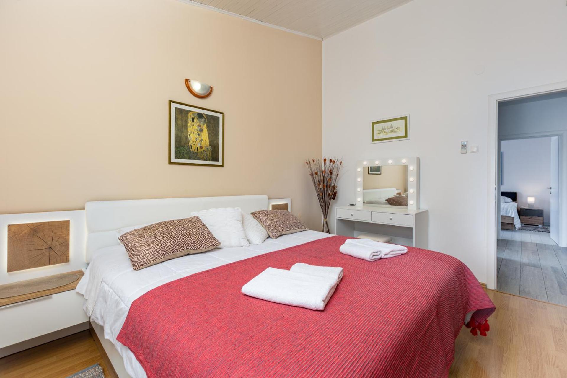 Apartment Neda クルク エクステリア 写真