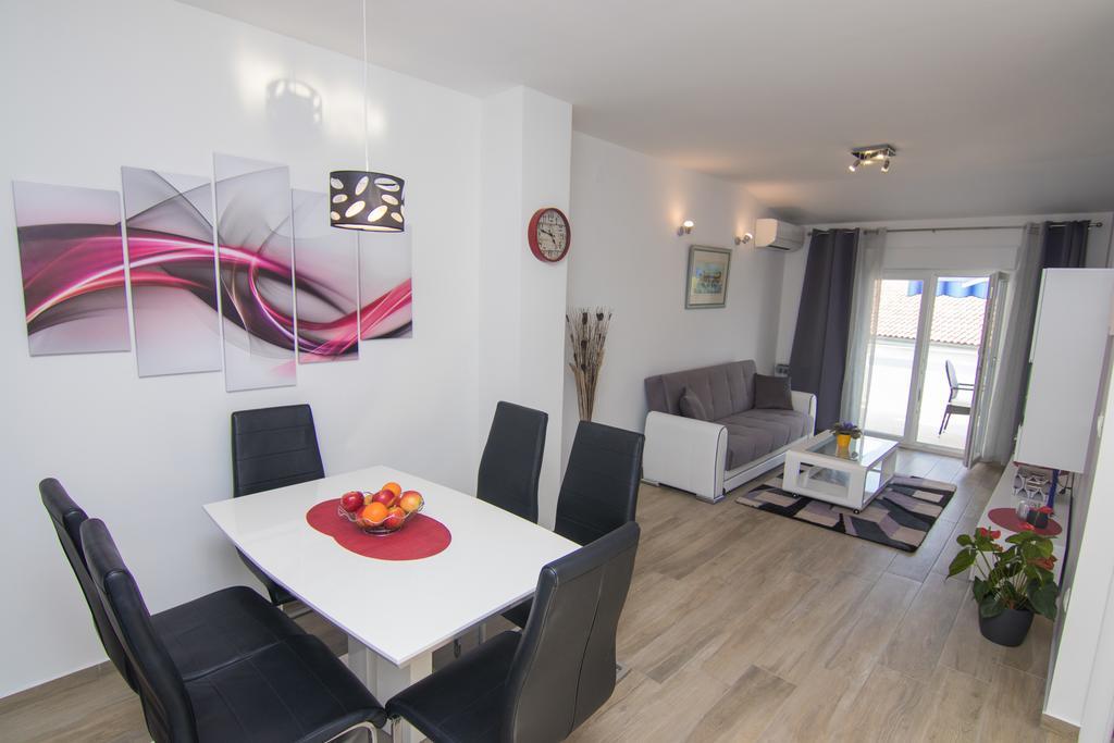 Apartment Neda クルク エクステリア 写真