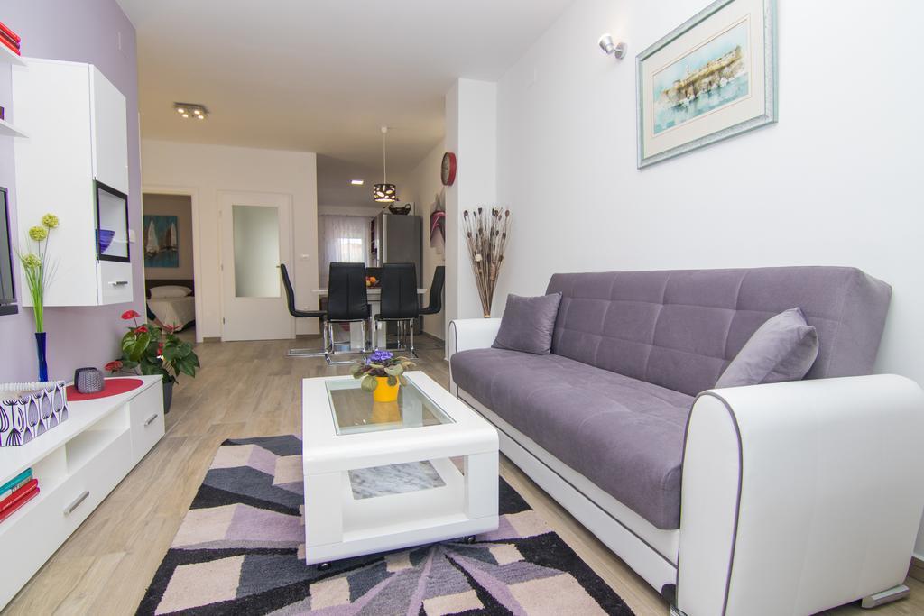 Apartment Neda クルク エクステリア 写真